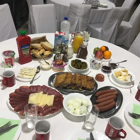 Bed & Breakfast As Club *